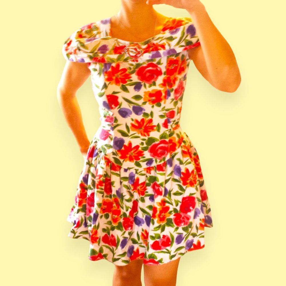 Beautiful Vintage Flower Garden Dress Size 3